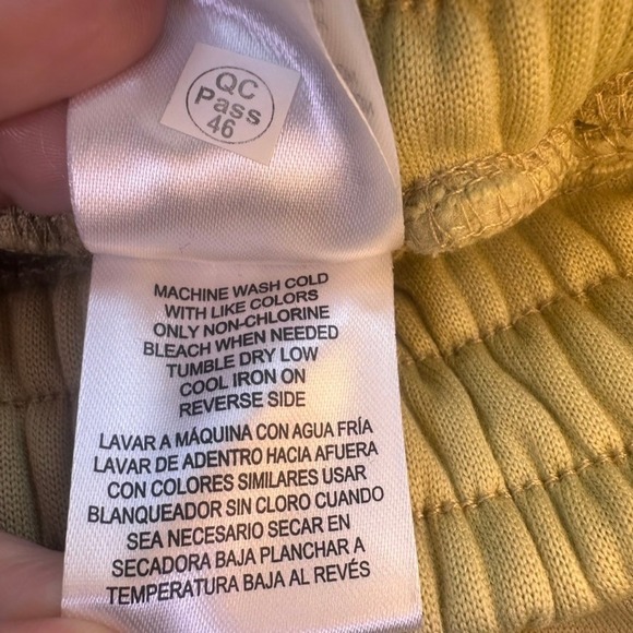 DR Essentials Pale Green Jogger‎ Sweatpants Medium NWT - Picture 6 of 16